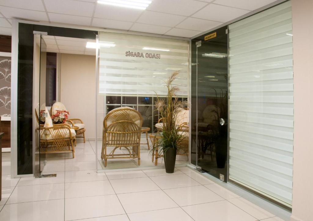 Egemen Hotel Μερσίνη Εξωτερικό φωτογραφία