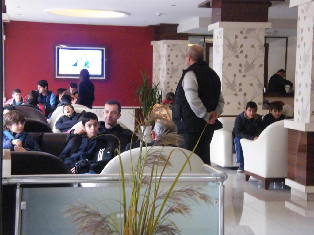 Egemen Hotel Μερσίνη Εξωτερικό φωτογραφία