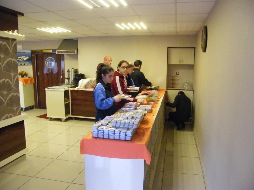 Egemen Hotel Μερσίνη Εξωτερικό φωτογραφία