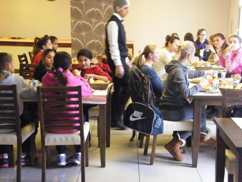 Egemen Hotel Μερσίνη Εξωτερικό φωτογραφία